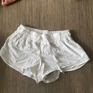 Lululemon hotty hot low rise lined short